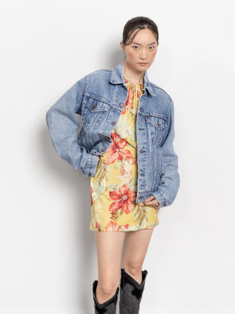 LEVI'S DENIM JACKET Jean Vintage Women Trucker Pockets / Small Medium